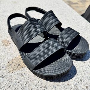 REEF Water Vista- All Black Woven-Strap Casual Slide Sandals